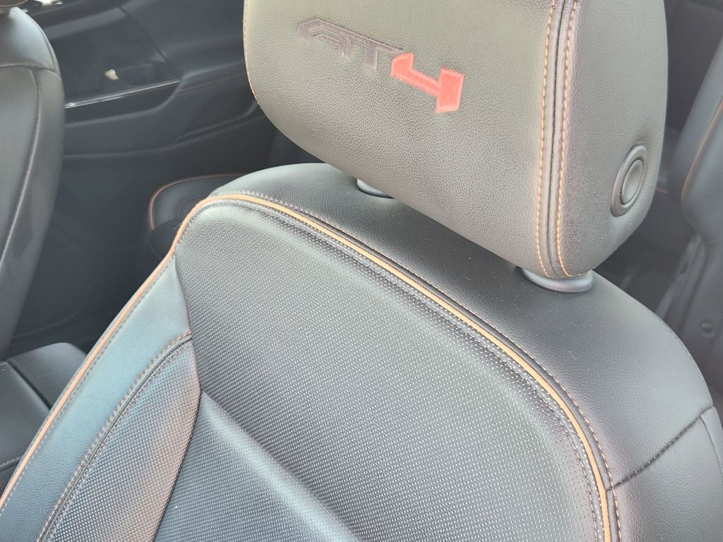 2023 GMC Acadia AWD AT4