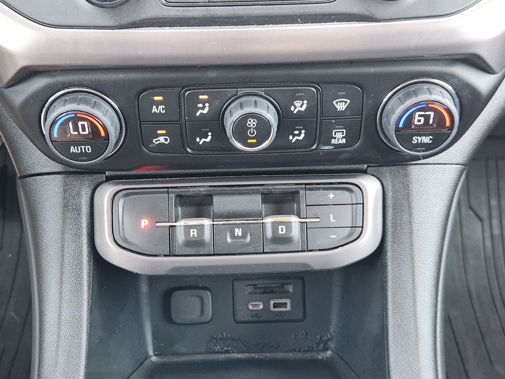 2023 GMC Acadia AWD AT4