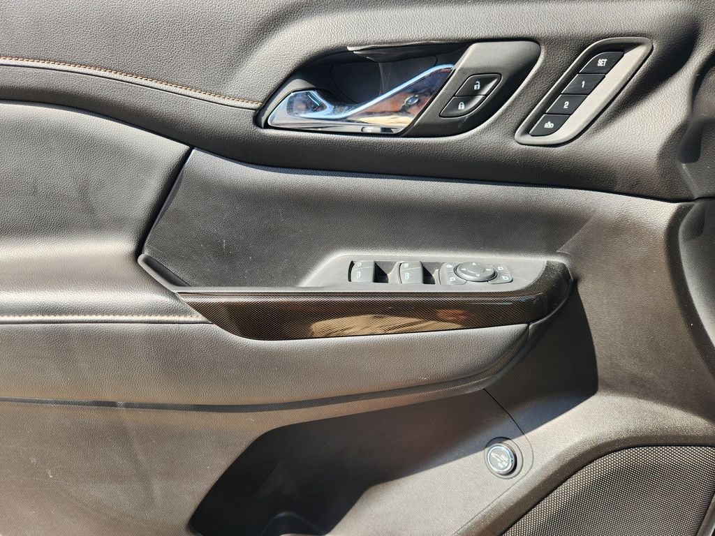 2023 GMC Acadia AWD AT4