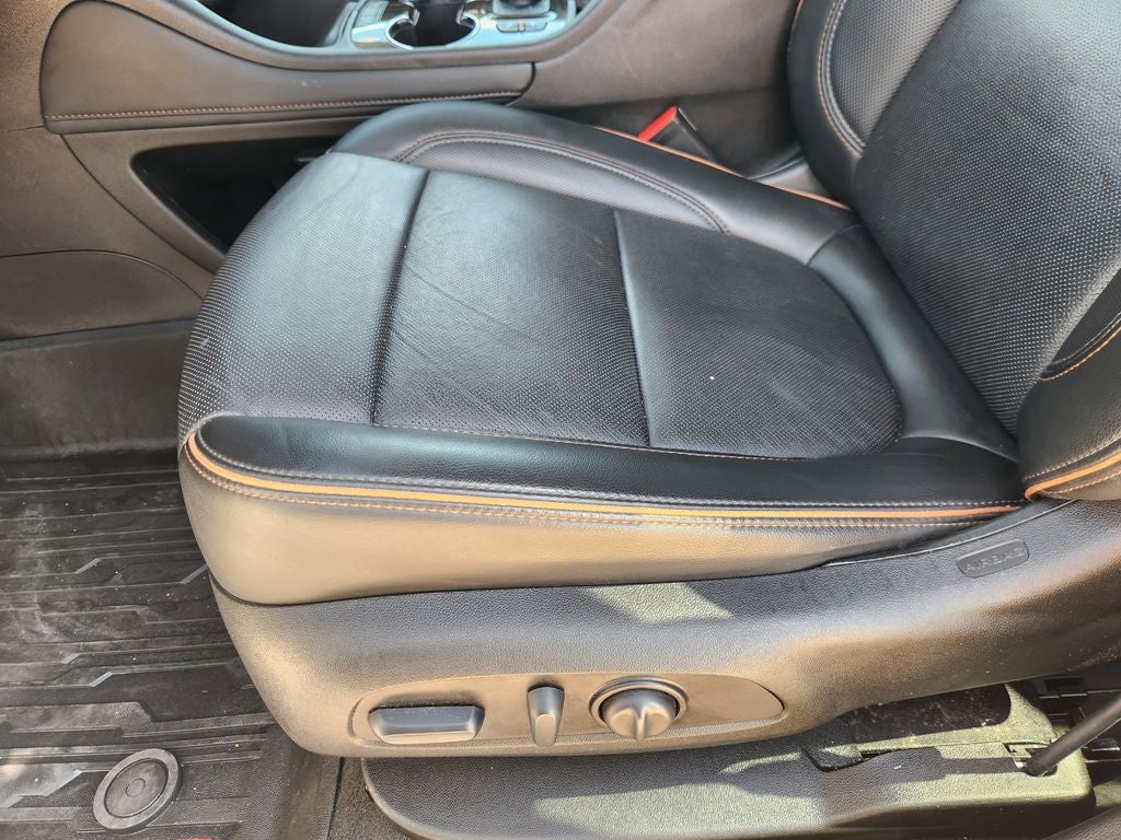 2023 GMC Acadia AWD AT4