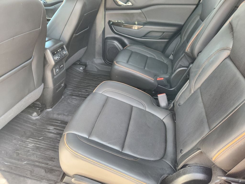 2023 GMC Acadia AWD AT4