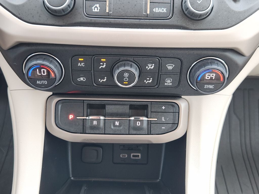 2023 GMC Acadia FWD Denali