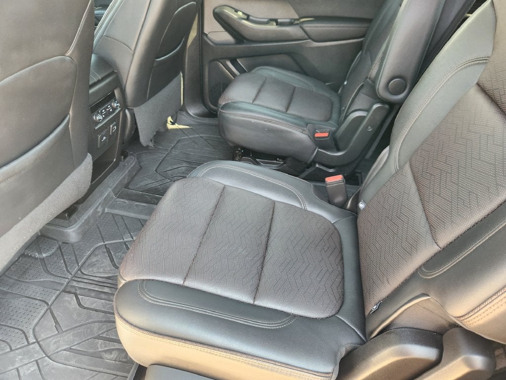 2023 Chevrolet Traverse FWD High Country