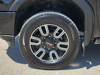 2023 GMC Sierra 2500HD 4WD Crew Cab Standard Bed AT4