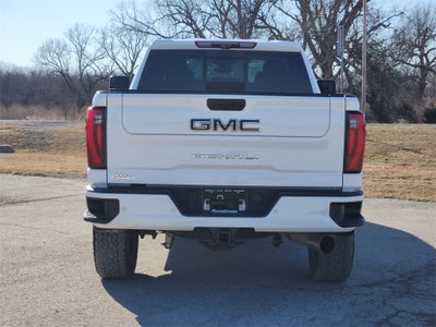 2024 GMC Sierra 2500HD 4WD Crew Cab Standard Bed Denali