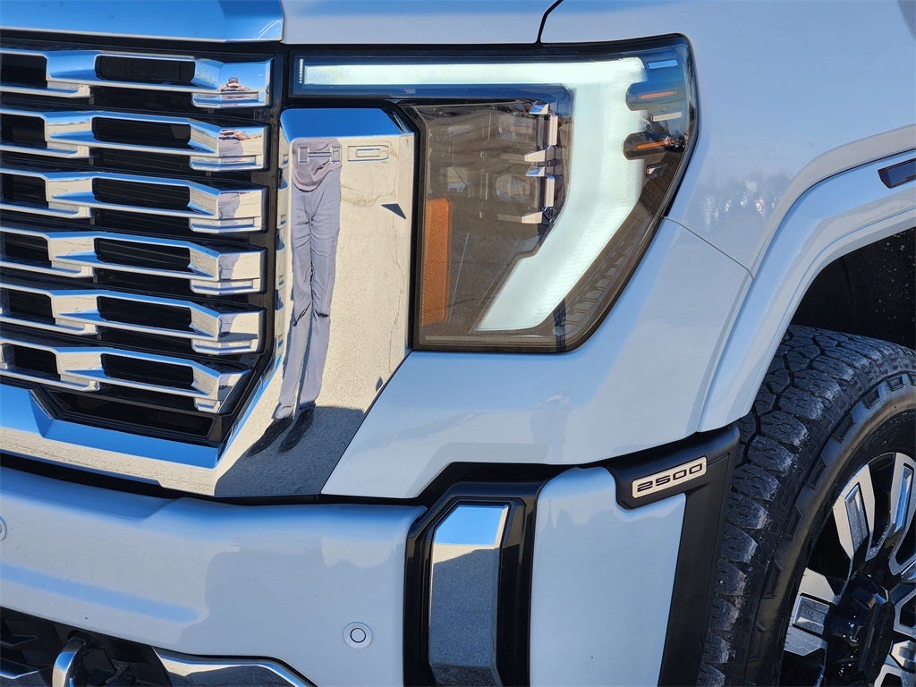 2024 GMC Sierra 2500HD 4WD Crew Cab Standard Bed Denali