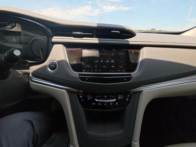 2022 Cadillac XT5 FWD Premium Luxury