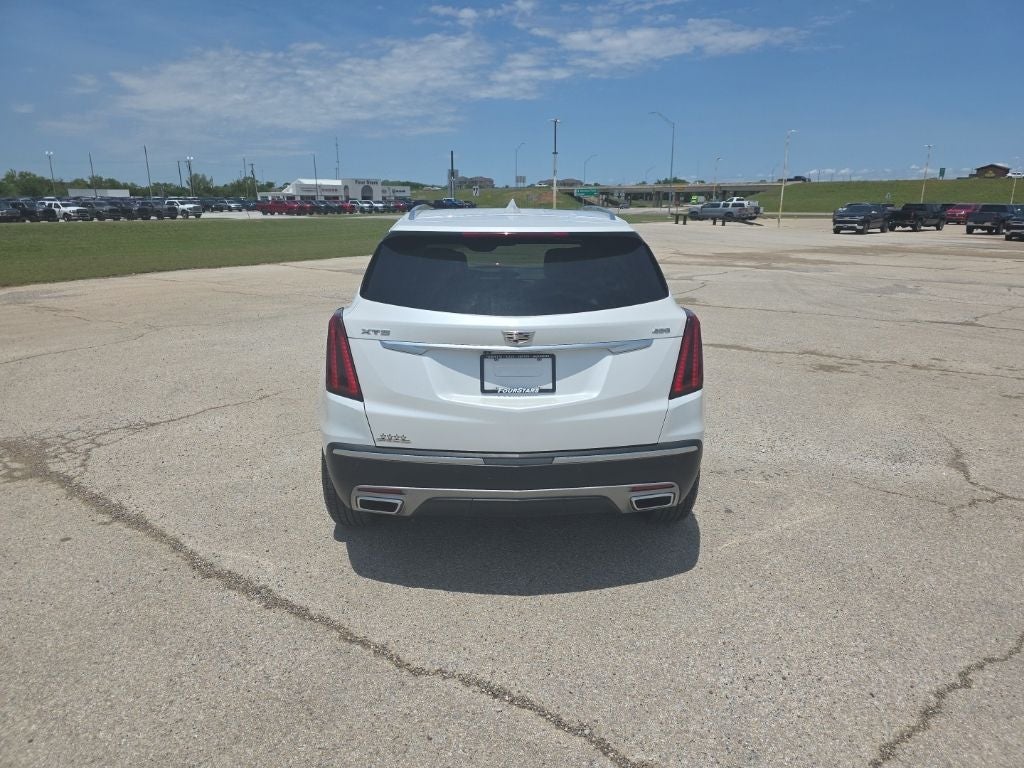 2022 Cadillac XT5 FWD Premium Luxury