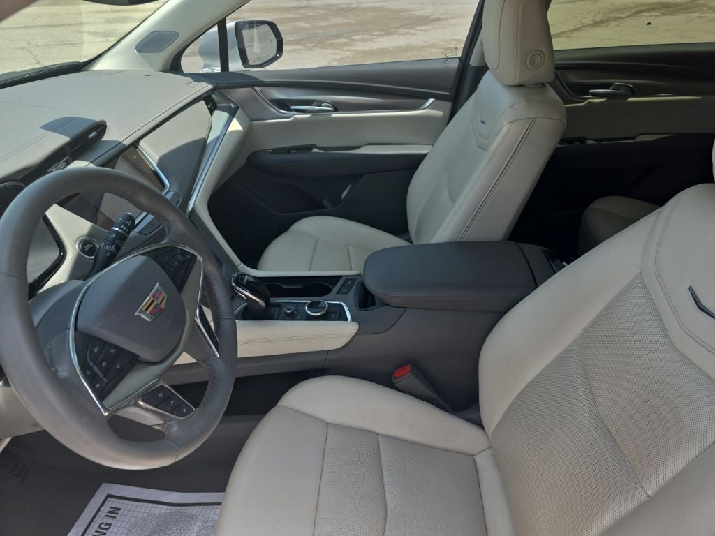 2022 Cadillac XT5 FWD Premium Luxury