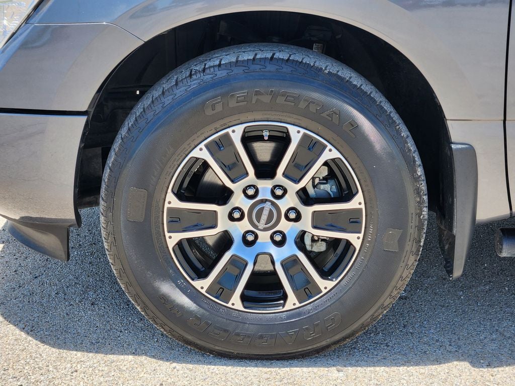 2024 Nissan TITAN Crew Cab SV 4x2