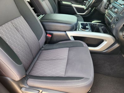 2024 Nissan TITAN Crew Cab SV 4x2