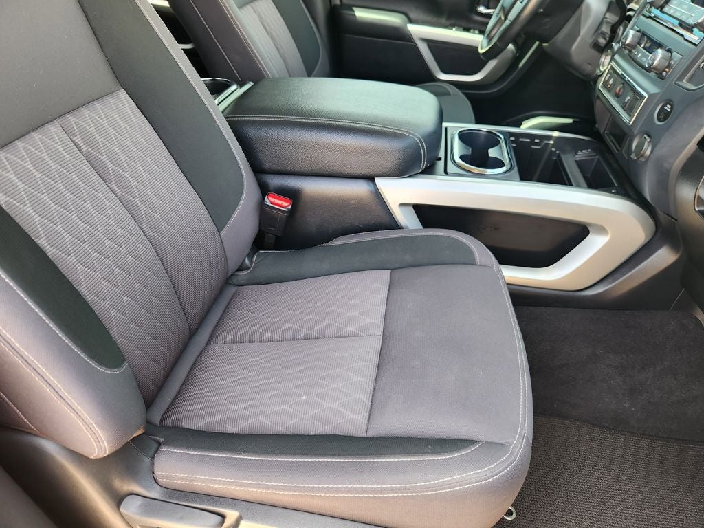 2024 Nissan TITAN Crew Cab SV 4x2