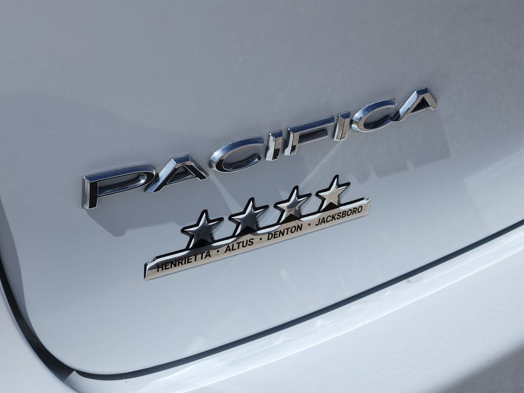 2023 Chrysler Pacifica Touring L
