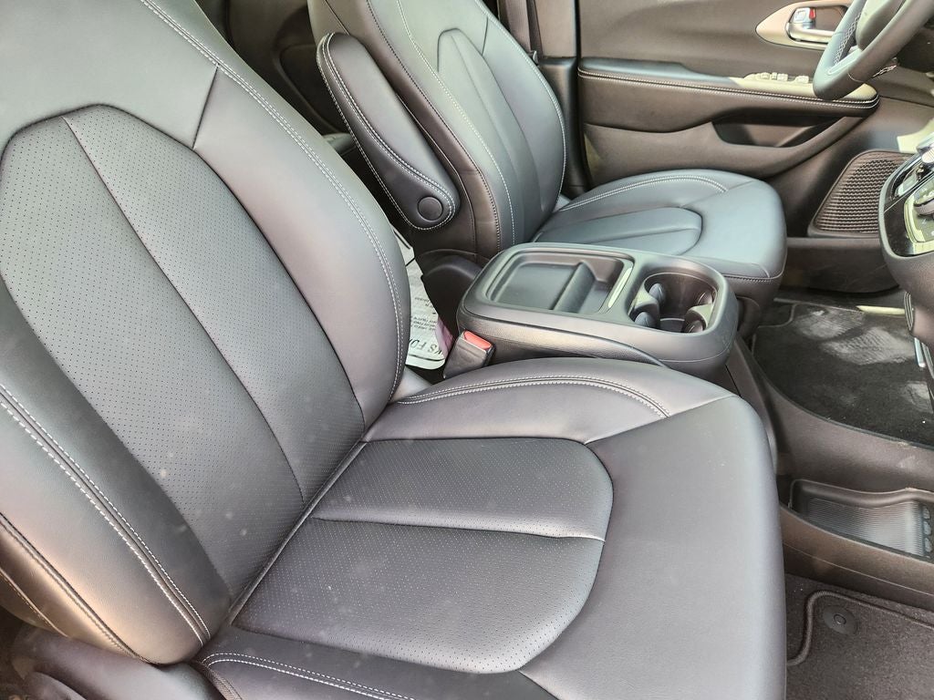 2027 Chrysler Pacifica PACIFICA SELECT