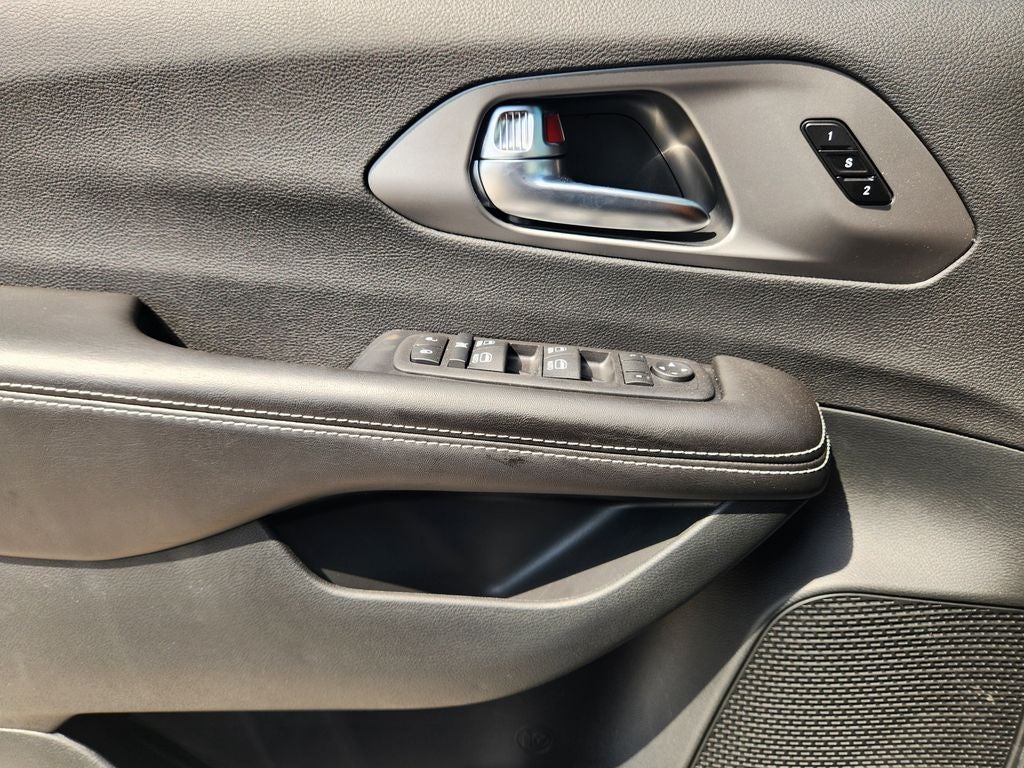 2027 Chrysler Pacifica PACIFICA SELECT