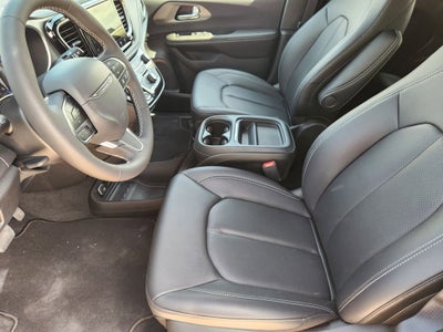 2027 Chrysler Pacifica PACIFICA SELECT