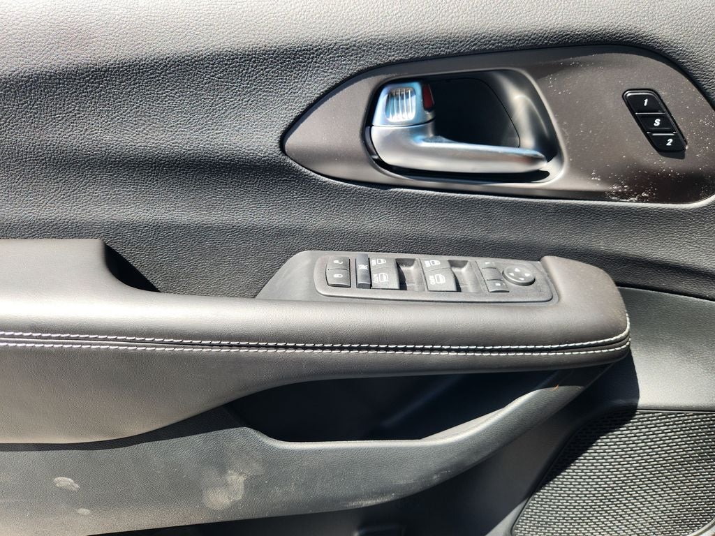 2027 Chrysler Pacifica PACIFICA SELECT