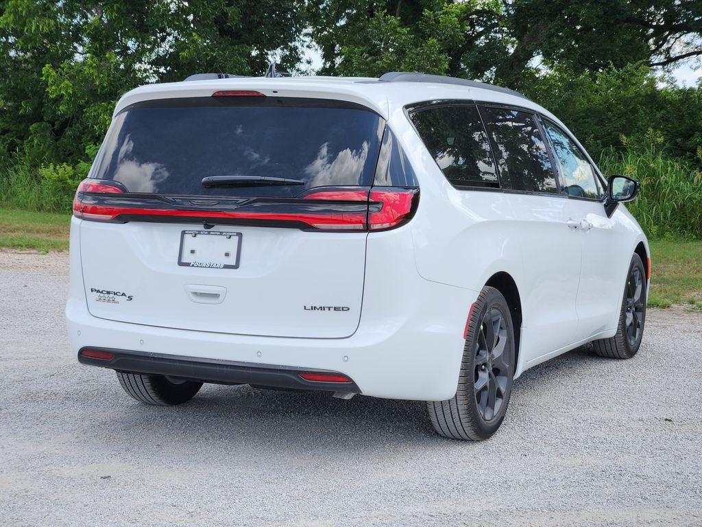 2027 Chrysler Pacifica PACIFICA LIMITED