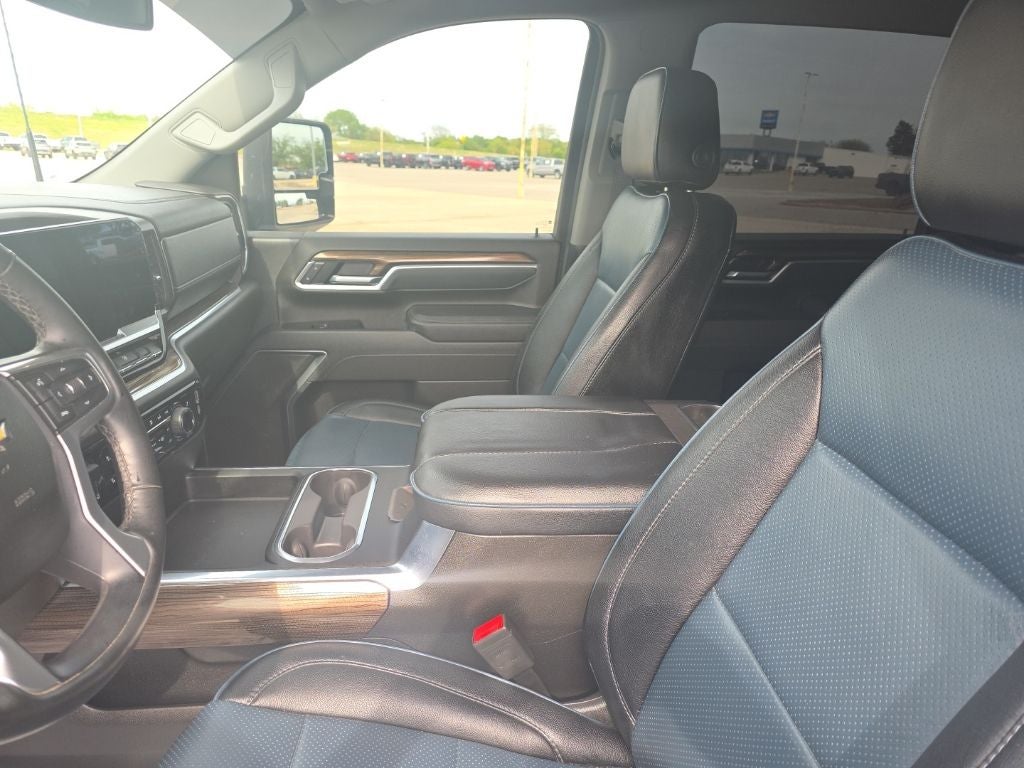 2025 Chevrolet Silverado 2500HD 4WD Crew Cab Standard Bed LT