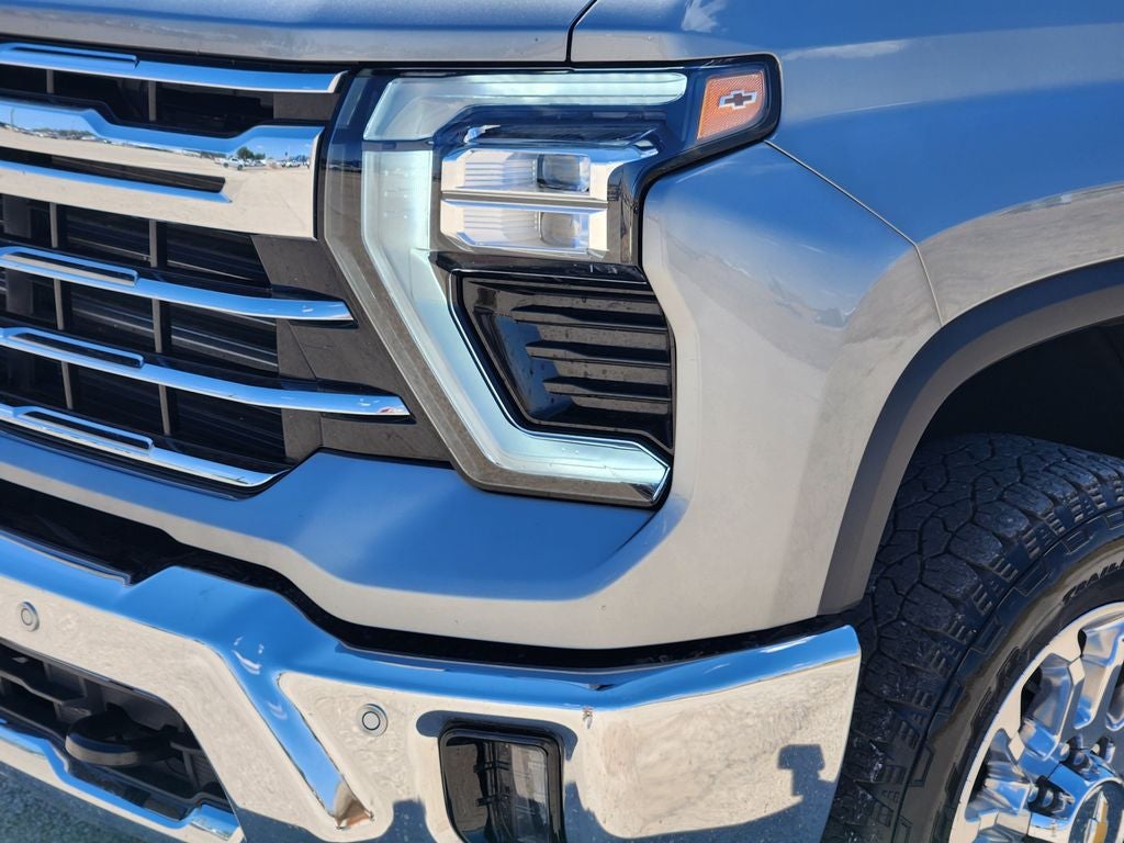 2025 Chevrolet Silverado 2500HD 4WD Crew Cab Standard Bed LTZ