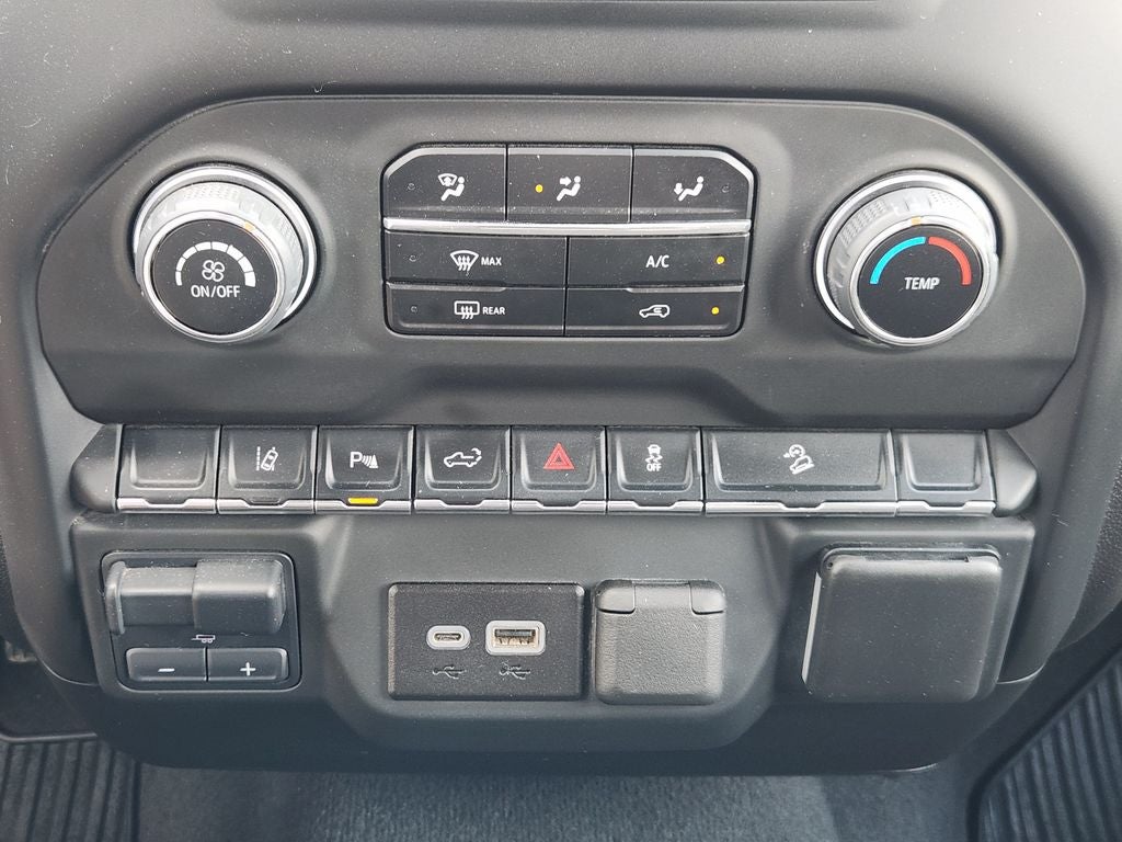 2024 Chevrolet Silverado 2500HD 4WD Crew Cab Standard Bed Custom