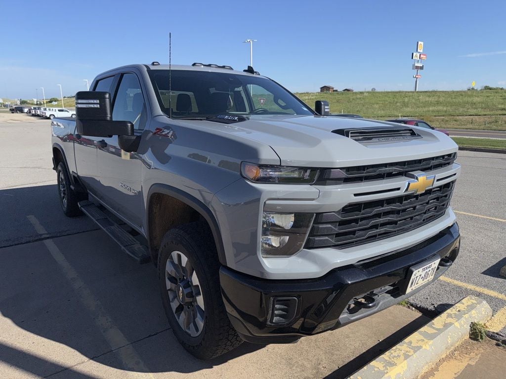 2024 Chevrolet Silverado 2500HD 4WD Crew Cab Standard Bed Custom