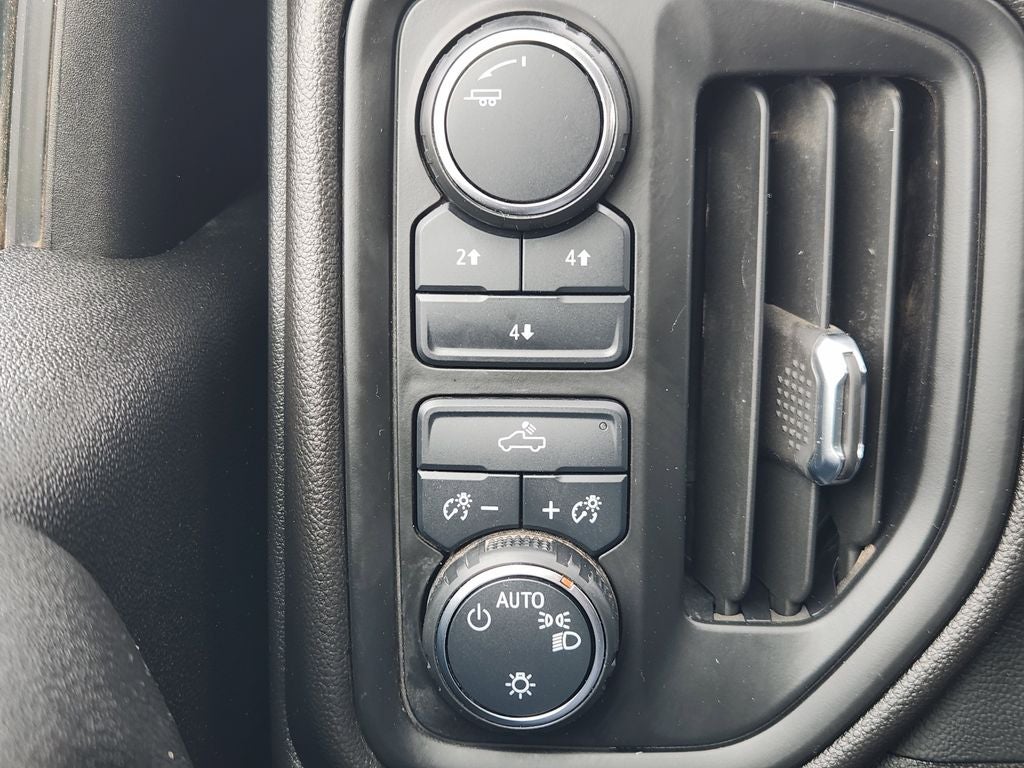 2024 Chevrolet Silverado 2500HD 4WD Crew Cab Standard Bed Custom