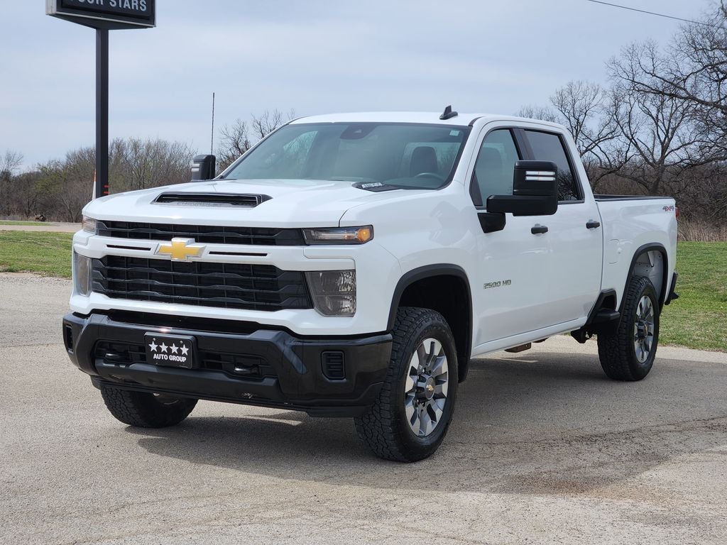 2024 Chevrolet Silverado 2500HD 4WD Crew Cab Standard Bed Custom