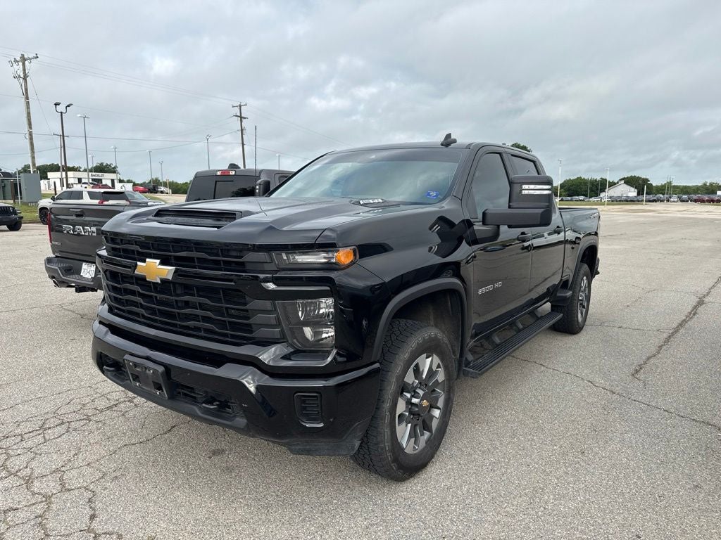 2024 Chevrolet Silverado 2500HD 4WD Crew Cab Standard Bed Custom