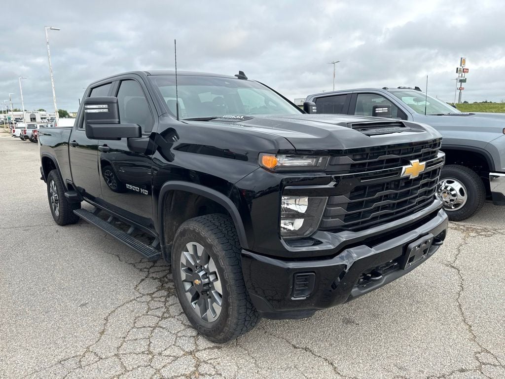 2024 Chevrolet Silverado 2500HD 4WD Crew Cab Standard Bed Custom