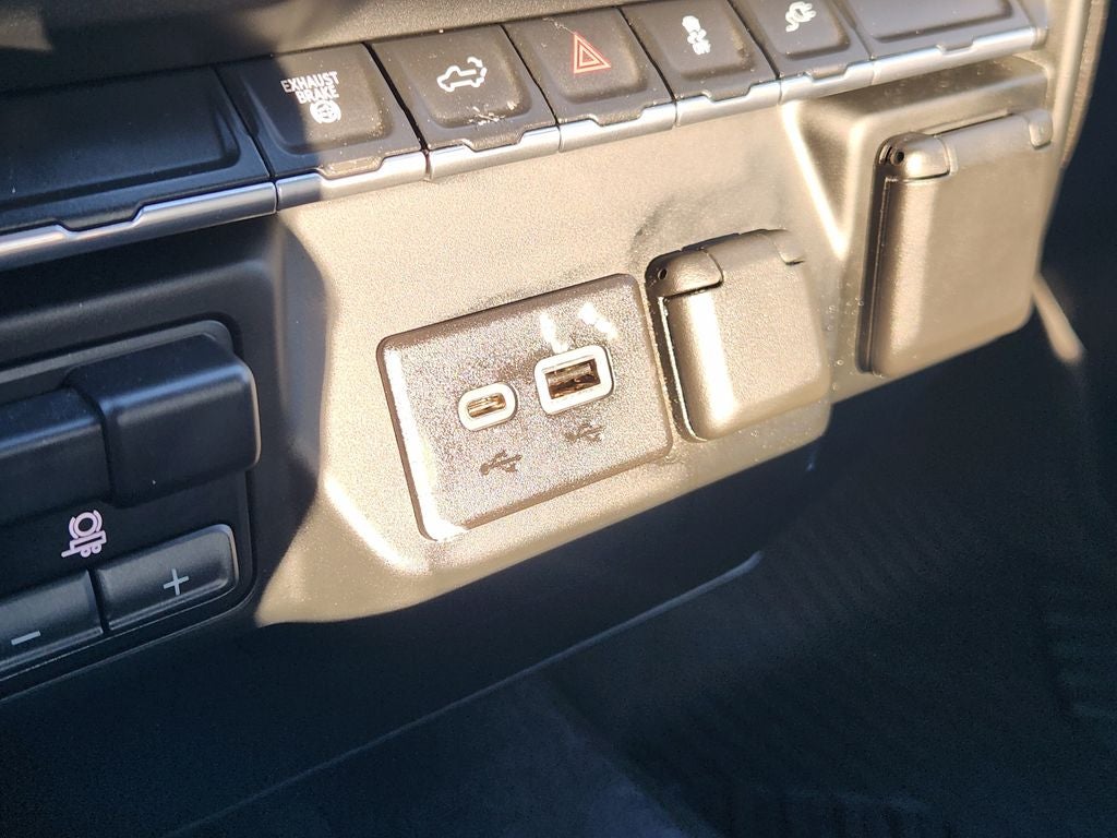 2022 Chevrolet Silverado 2500HD 4WD Crew Cab Standard Bed Custom