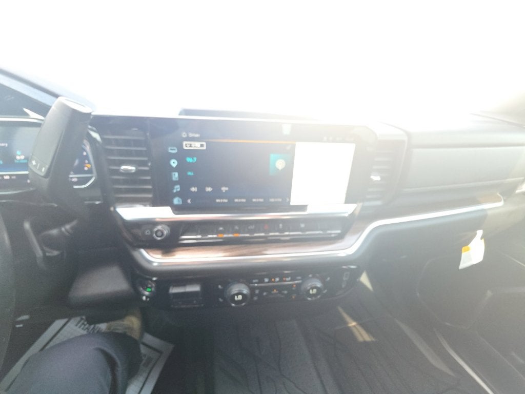 2025 Chevrolet Silverado 1500 2WD Crew Cab Short Bed LT
