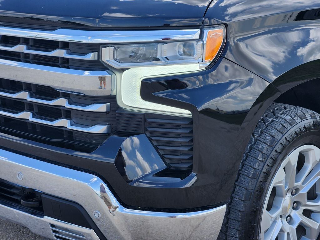 2023 Chevrolet Silverado 1500 4WD Crew Cab Short Bed LTZ