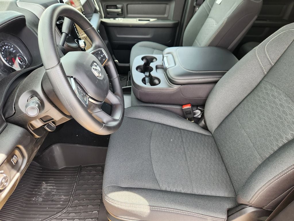 2026 RAM Ram 2500 RAM 2500 BLACK EXPRESS CREW CAB 4X4 6'4' BOX