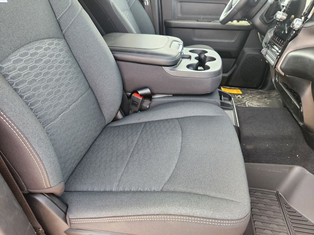 2026 RAM Ram 2500 RAM 2500 BLACK EXPRESS CREW CAB 4X4 8' BOX