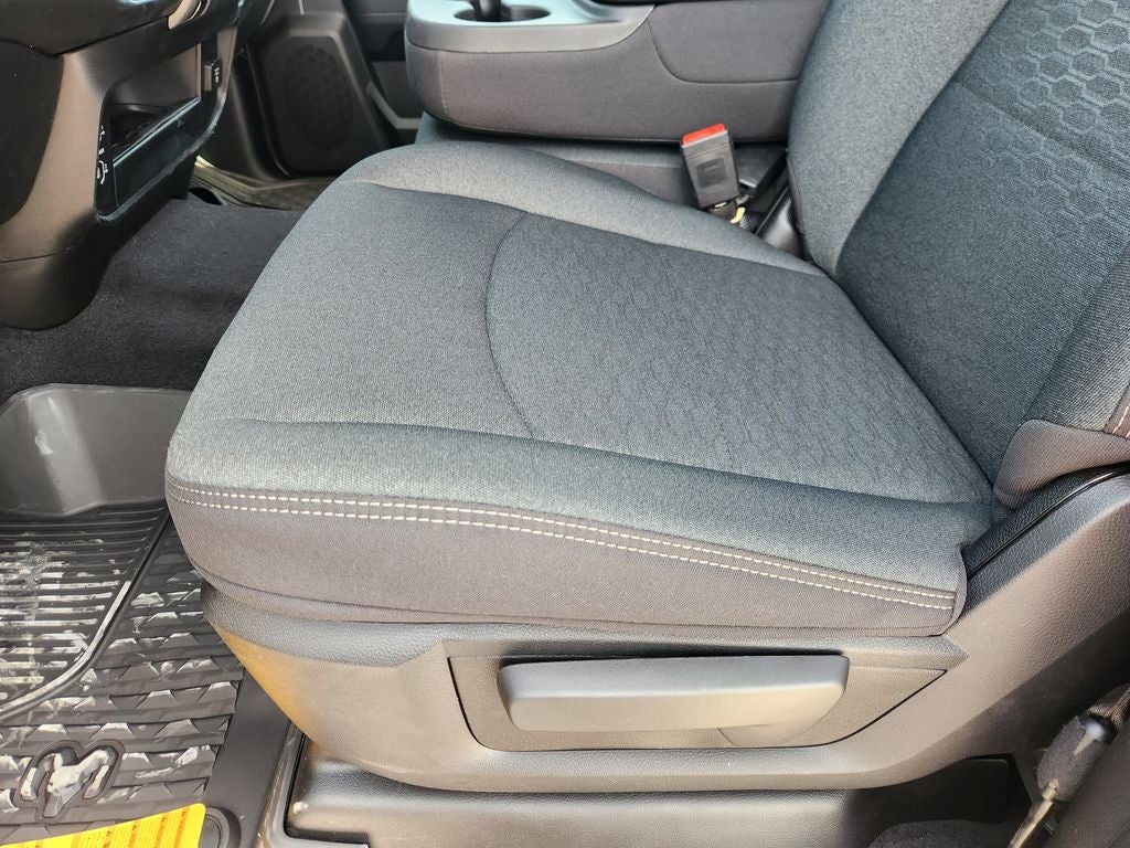 2026 RAM Ram 2500 RAM 2500 BLACK EXPRESS CREW CAB 4X4 8' BOX