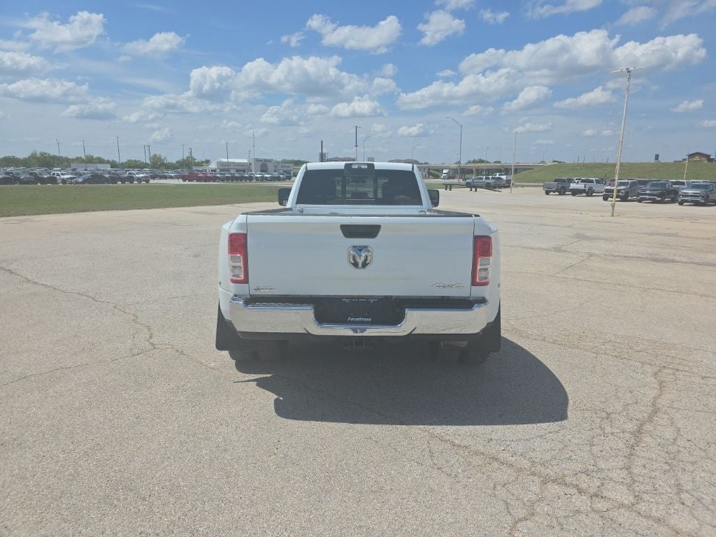 2024 RAM 3500 Tradesman Crew Cab 4x4 8' Box