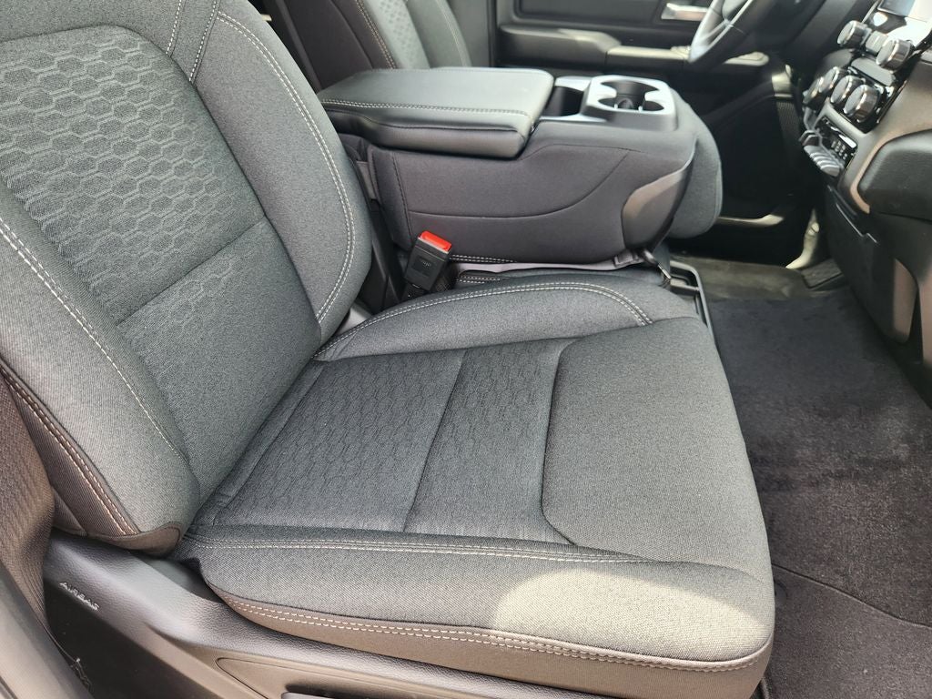 2026 RAM Ram 1500 RAM 1500 EXPRESS CREW CAB 4X2 5'7' BOX