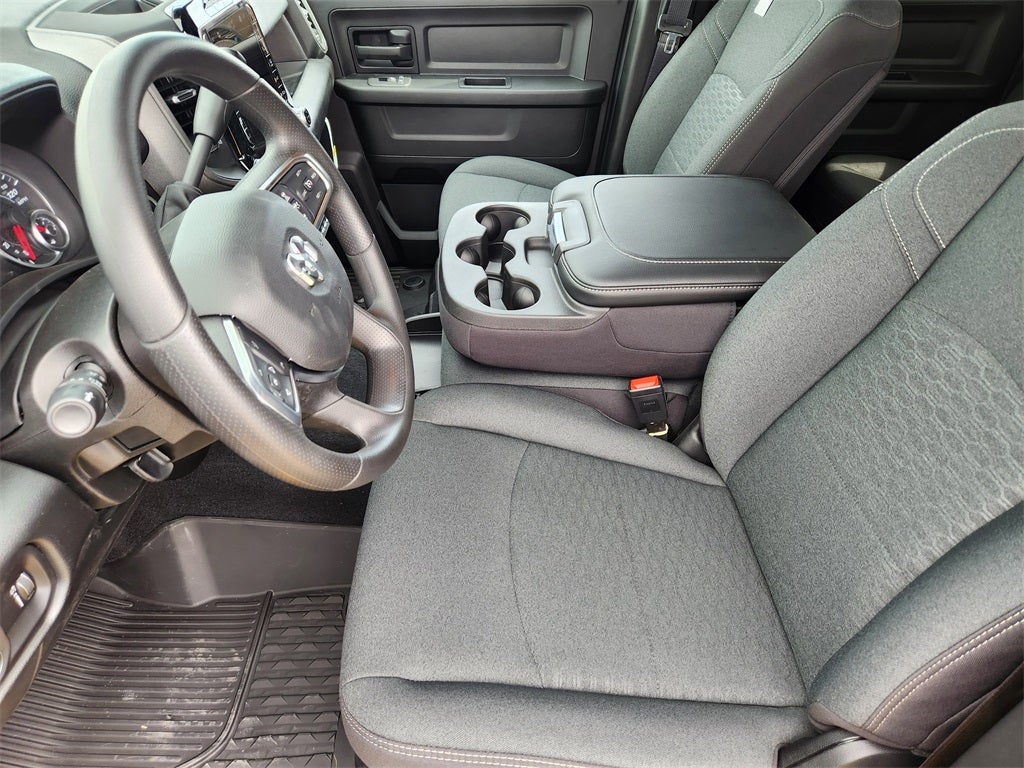 2026 RAM Ram 2500 RAM 2500 BLACK EXPRESS CREW CAB 4X4 8' BOX