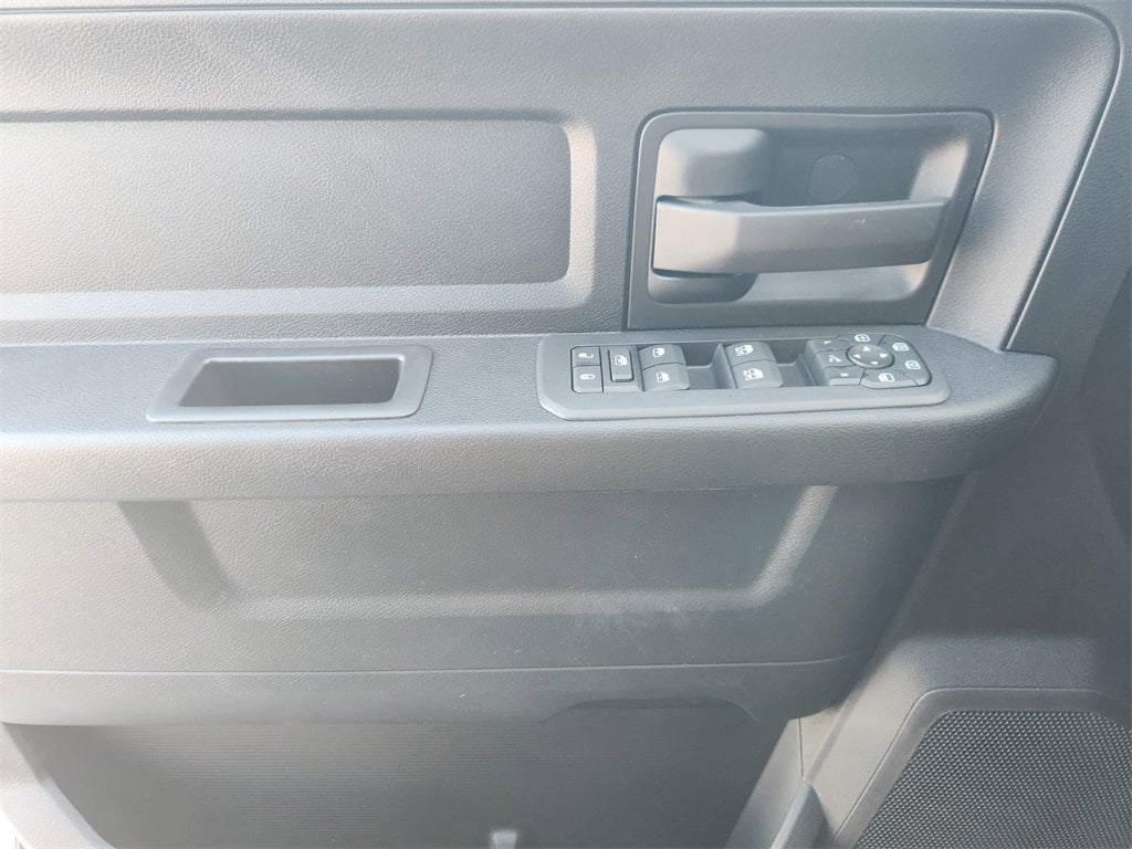 2026 RAM Ram 2500 RAM 2500 BLACK EXPRESS CREW CAB 4X4 8' BOX