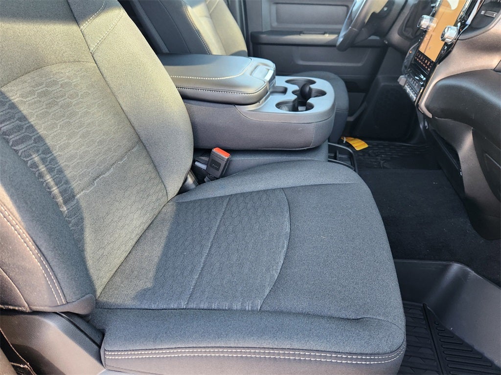 2026 RAM Ram 2500 RAM 2500 BLACK EXPRESS CREW CAB 4X4 8' BOX