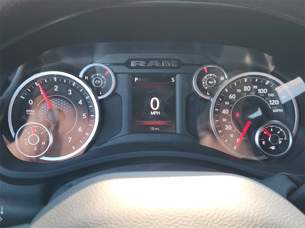 2026 RAM Ram 2500 RAM 2500 BLACK EXPRESS CREW CAB 4X4 8' BOX