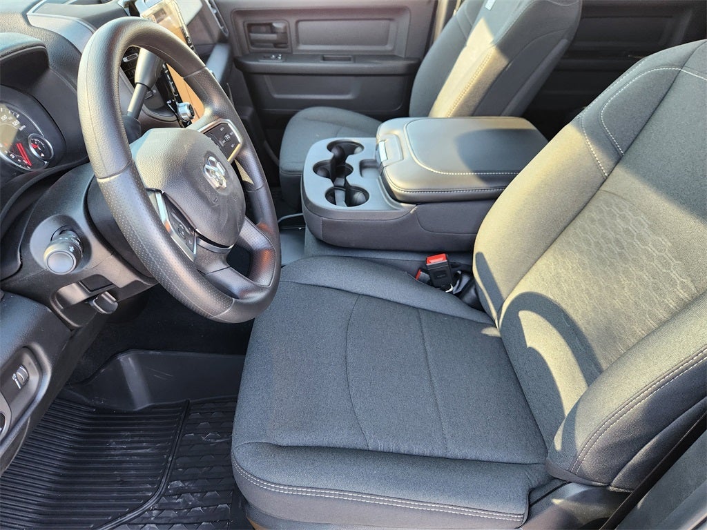 2026 RAM Ram 2500 RAM 2500 BLACK EXPRESS CREW CAB 4X4 8' BOX