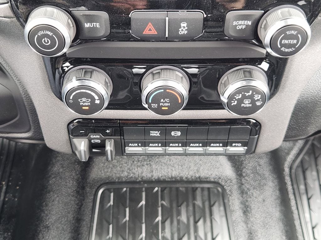 2026 RAM Ram 3500 Chassis Cab RAM 3500 TRADESMAN CREW CAB CHASSIS 4X4 60' CA