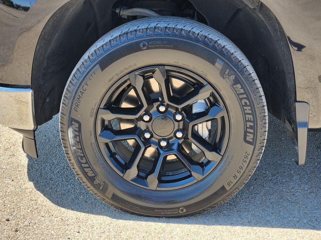 2023 Chevrolet Silverado 1500 2WD Crew Cab Short Bed LT