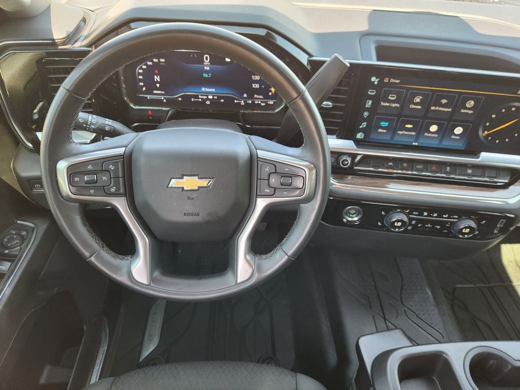 2023 Chevrolet Silverado 1500 2WD Crew Cab Short Bed LT
