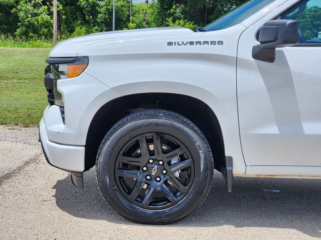 2023 Chevrolet Silverado 1500 4WD Crew Cab Short Bed Custom