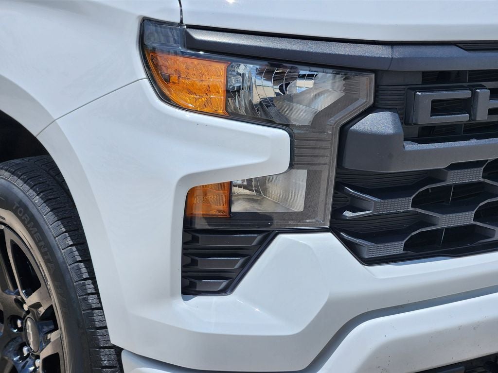 2023 Chevrolet Silverado 1500 4WD Crew Cab Short Bed Custom