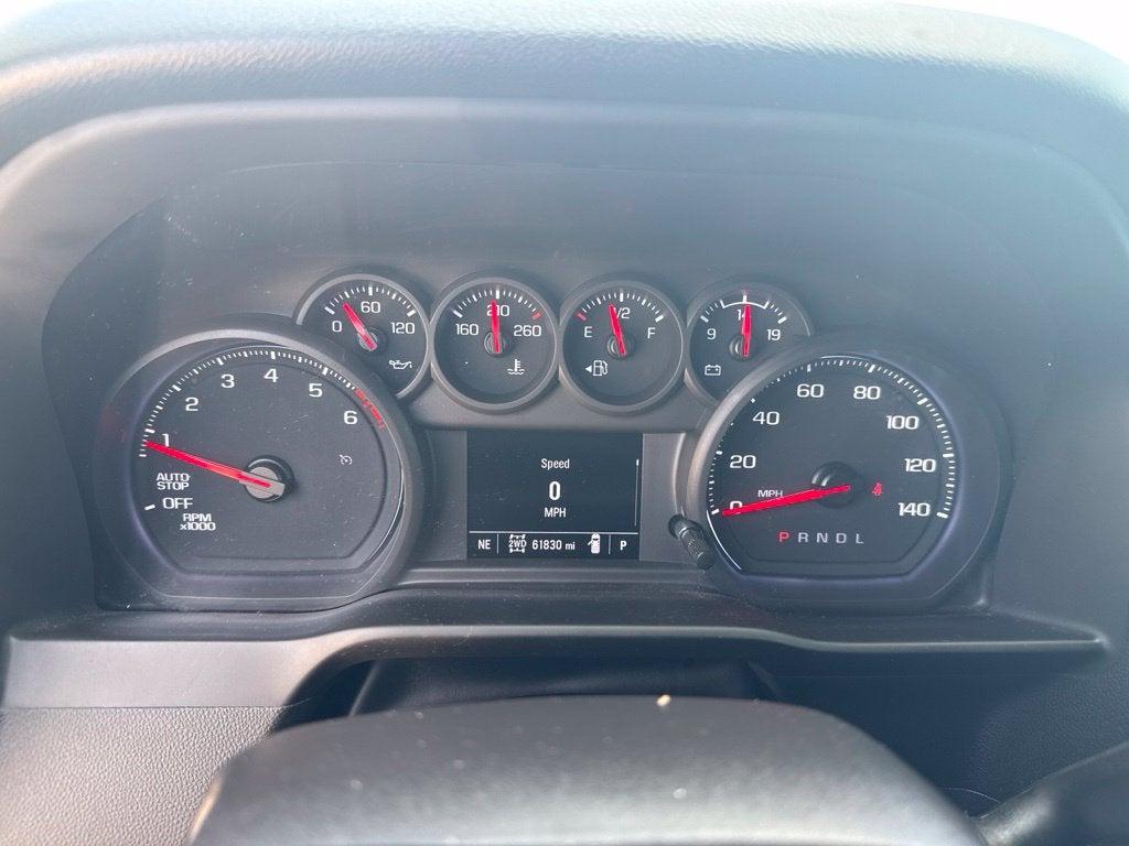 2023 Chevrolet Silverado 1500 4WD Crew Cab Short Bed Custom