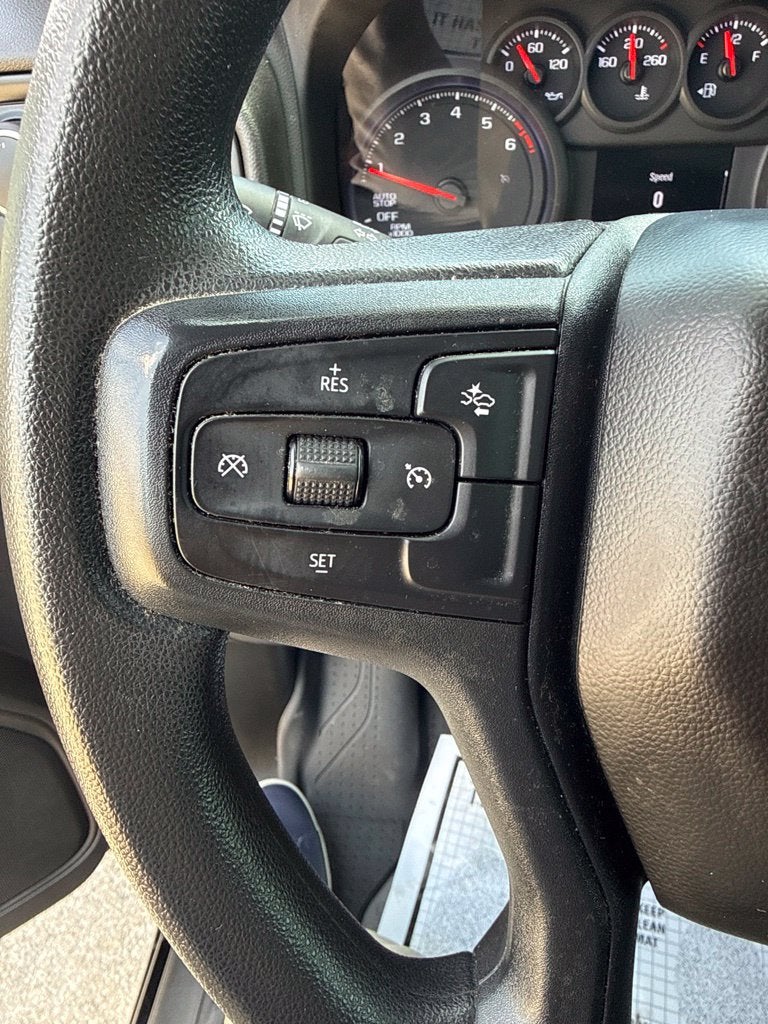 2023 Chevrolet Silverado 1500 4WD Crew Cab Short Bed Custom